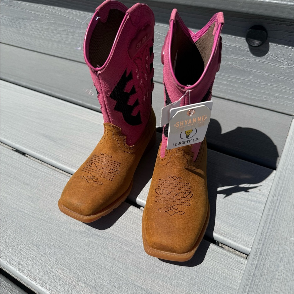 Shyanne Pink and Tan Western Boots Brand New